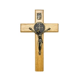Crucifixo de mão / porta madeira clara São Bento 9 cm