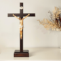 Crucifixo de Mesa em Madeira 30 cm - Cristo em Resina