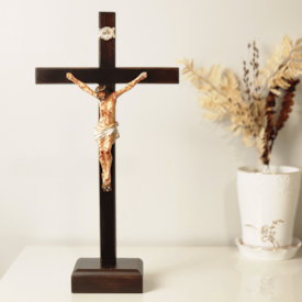 Crucifixo de Mesa em Madeira 30 cm - Cristo em Resina CHAGADO