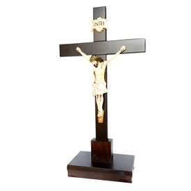 Crucifixo de Mesa em Madeira 70 cm