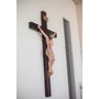 Crucifixo de Parede com Cristo em Resina 50 cm